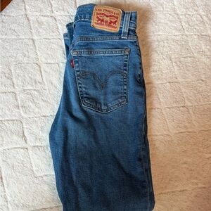 Levi's wedgie Medium Blue Straight-Leg Jeans